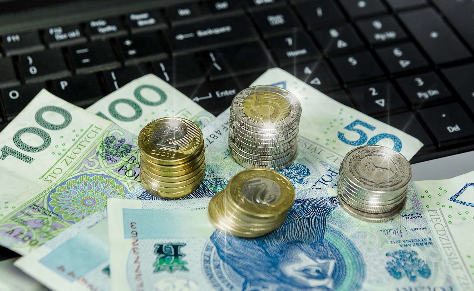 Wynagrodzenie zasadnicze a wynagrodzenie minimalne – czym się różnią? Wynagrodzenie zasadnicze a wynagrodzenie minimalne – czym się różnią?